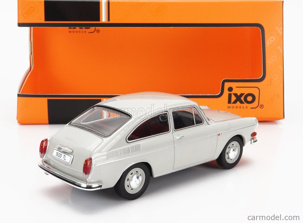 PRE-ORD3R IXO Models Modeliukas 1/43 1969 Volkswagen 1600TL, beige