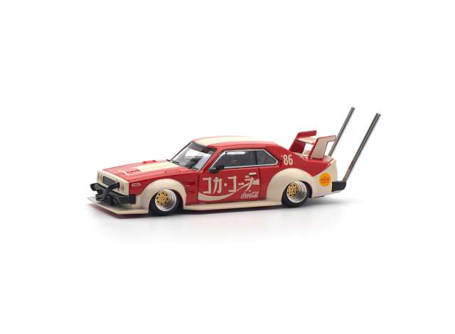 PRE-ORD3R Pop Race Modeliukas 1/64 Nissan Skyline C210 Kaido Racer *Bosozoku Style*, Coca-cola JP, red/white