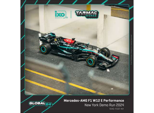 PRE-ORD3R Tarmac Modeliukas 1/64 2024 Mercedes-AMG F1 W12 E Performance, New York Demo Run, black/green