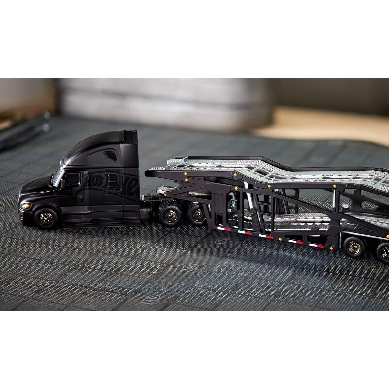 IŠPAKUOTAS! NULŪŽĘS VEIDRODĖLIS!!! Hot Wheels RLC Elite 64 Modeliukas Freightliner Cascadia black (yra sandėlyje)