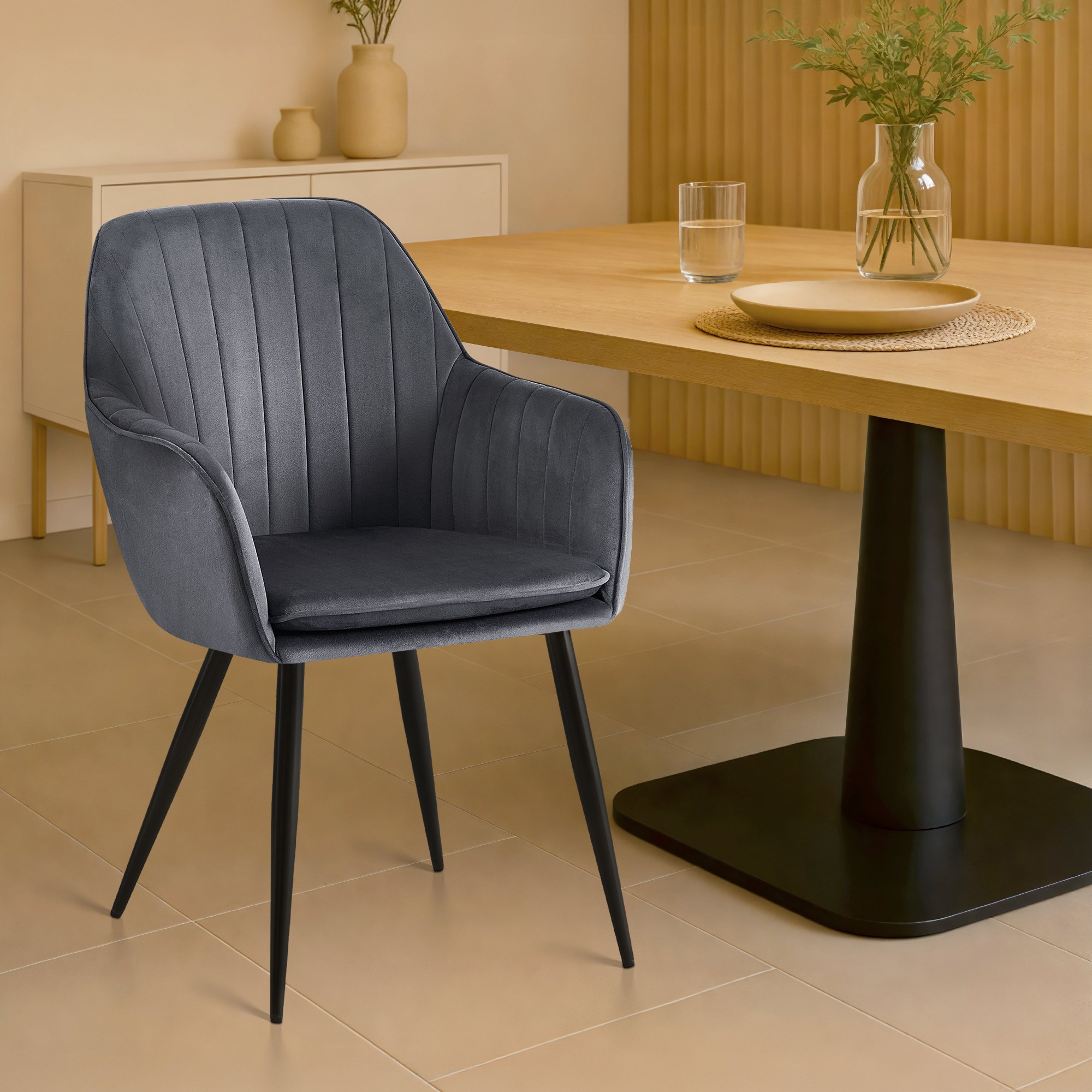 Valgomojo kėdė "Cheryl velvet black