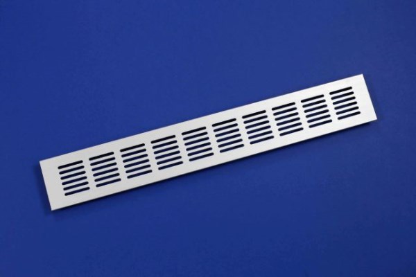 Grotelės ventiliacinės aliuminės 60 x 300 mm juodos spalvos Europlast
