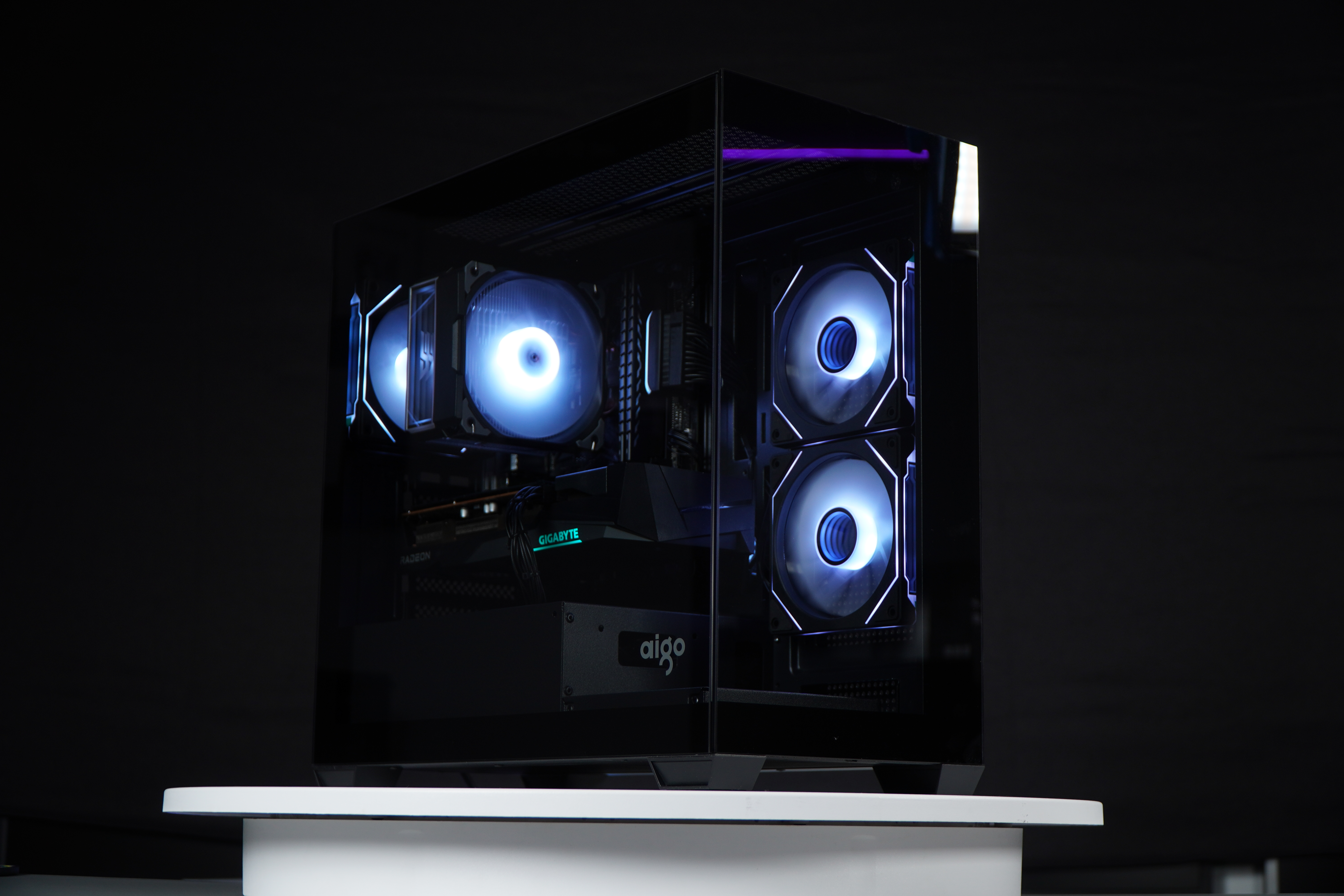 Kompiuteris su Ryzen 5 8400F, RTX 5060 8GB, 16GB RAM