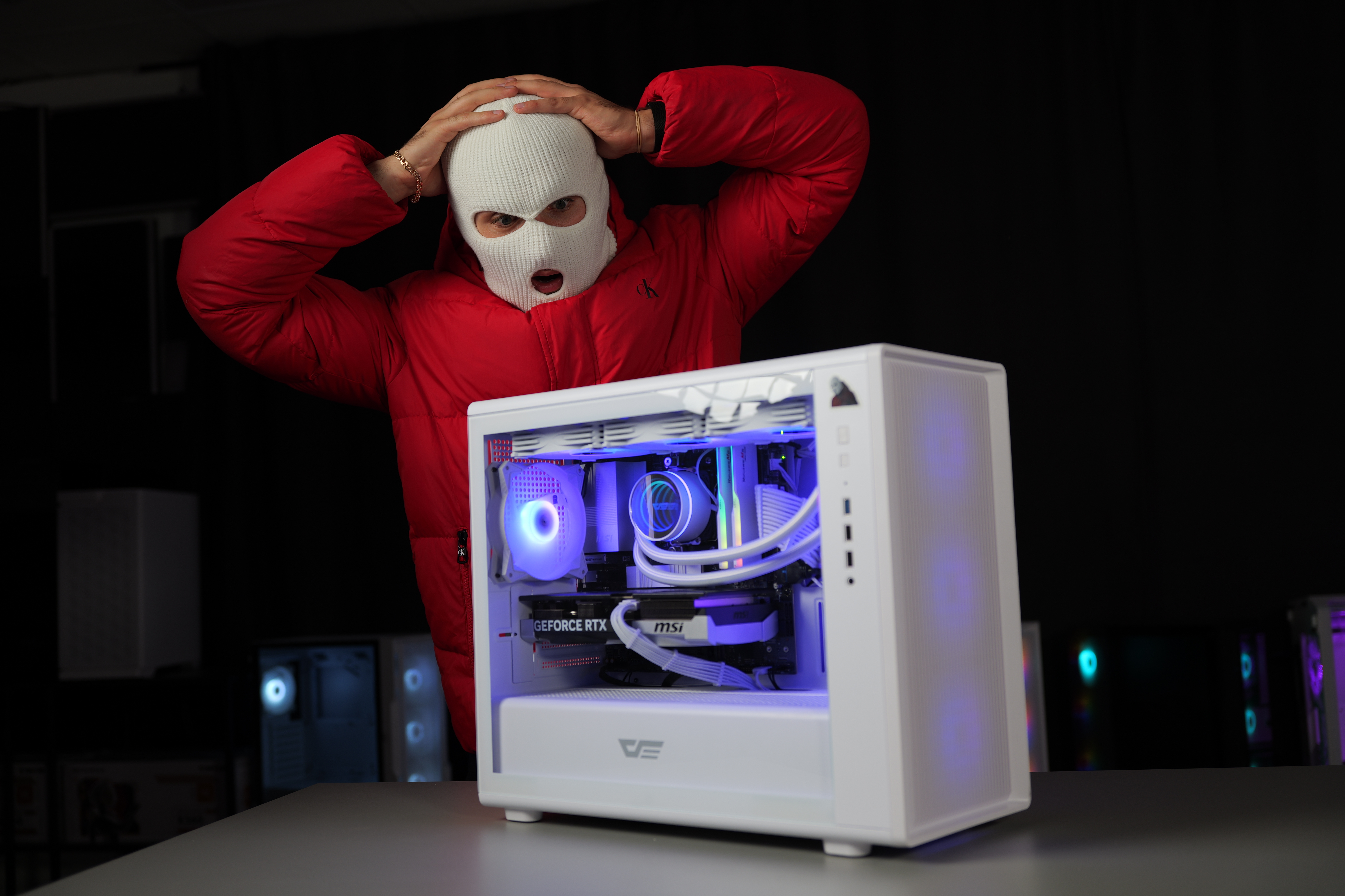 NEW - WhiteBalaklava Oficialus Kompiuteris - Ryzen 7 7700, 5070 12GB, 32GB RAM, 1TB NVMe