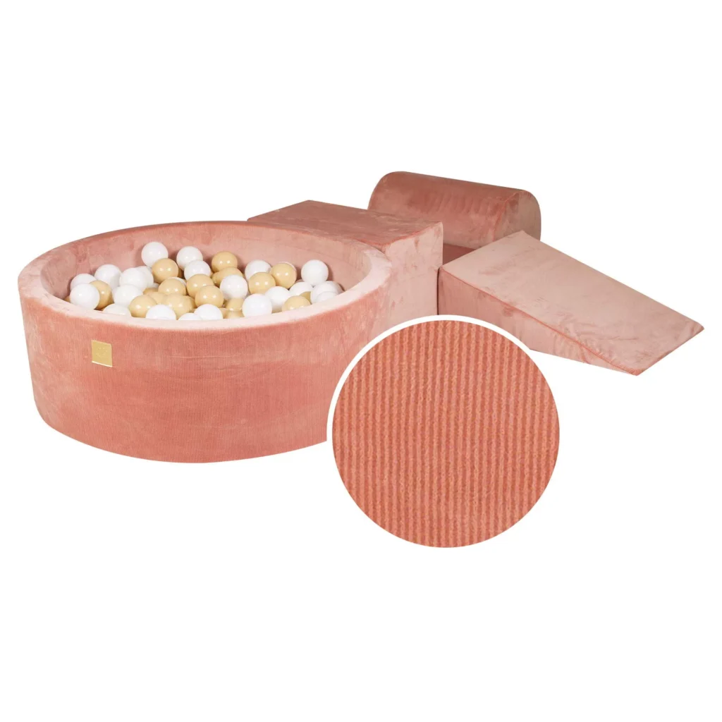 Putų 3 elementų žaidimų rinkinys su kamuoliukų duobe 90x30cm ir 200 kamuoliukų Sertifikuota, aksominis velvetas, abrikosinė spalva, kamuoliukai: balti, smėlio spalvos